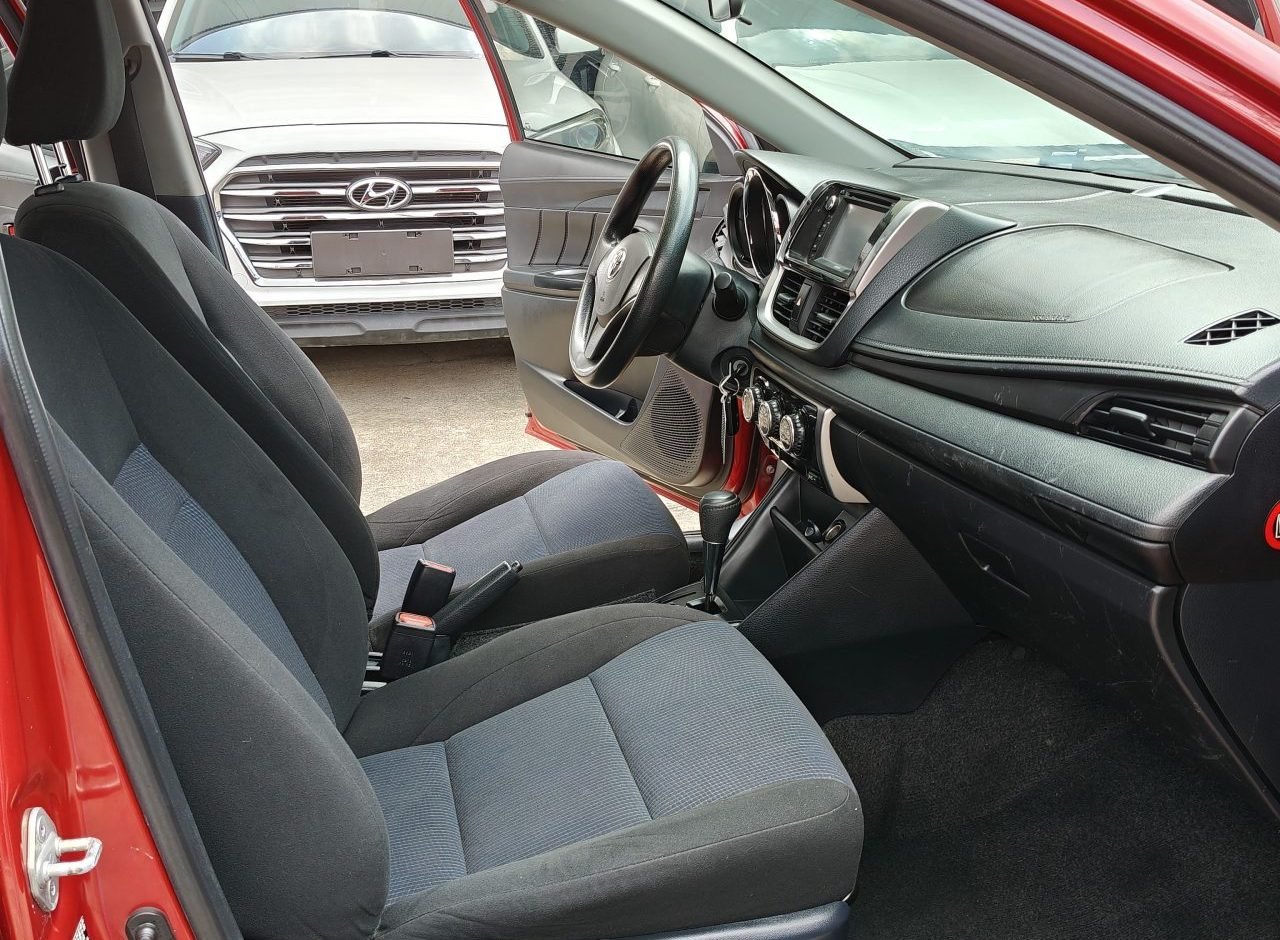 Toyota YARIS 2017 photo 8