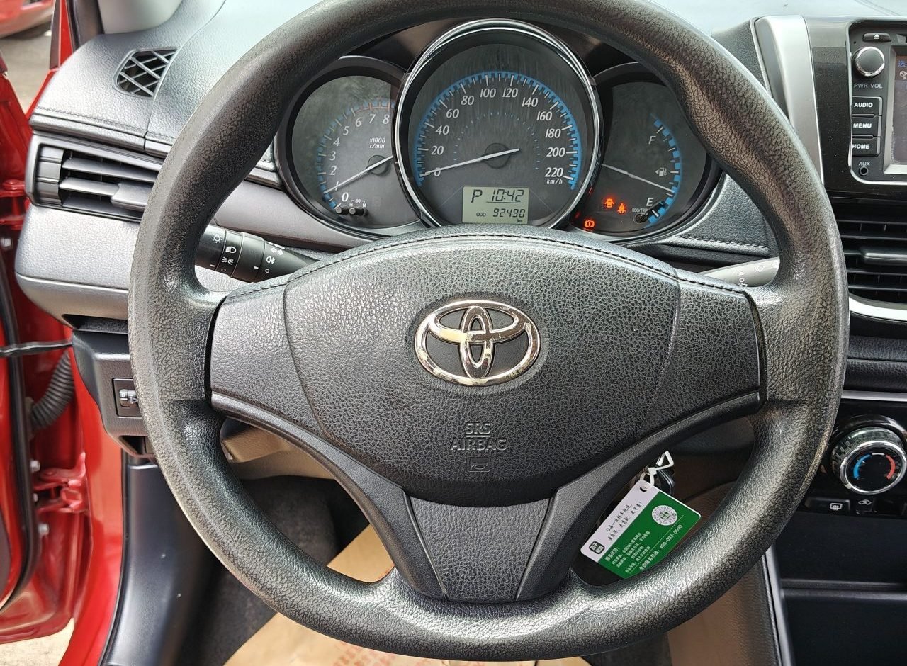 Toyota YARIS 2017 photo 14
