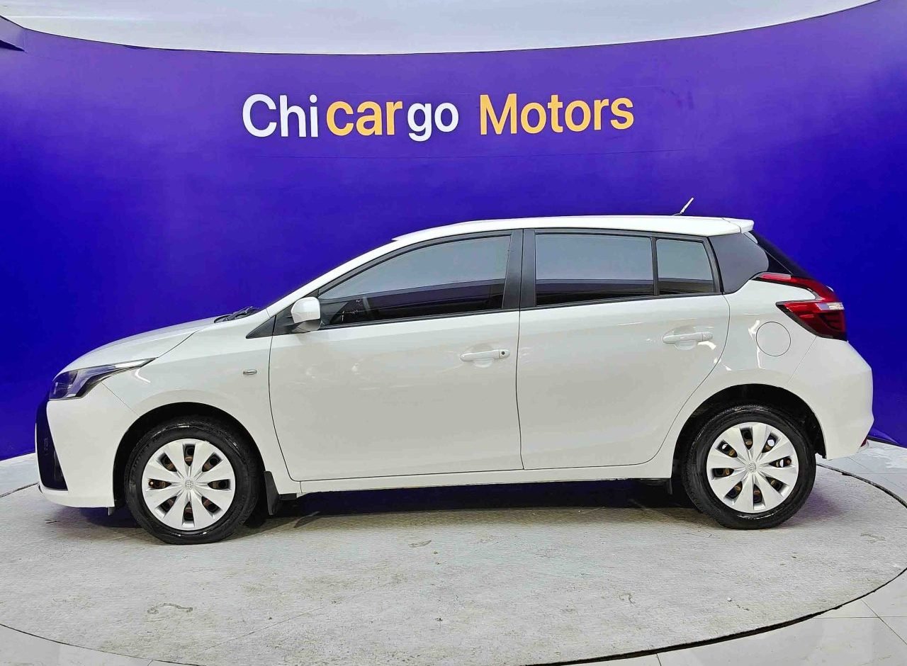 Toyota YARIS 2016 photo 8