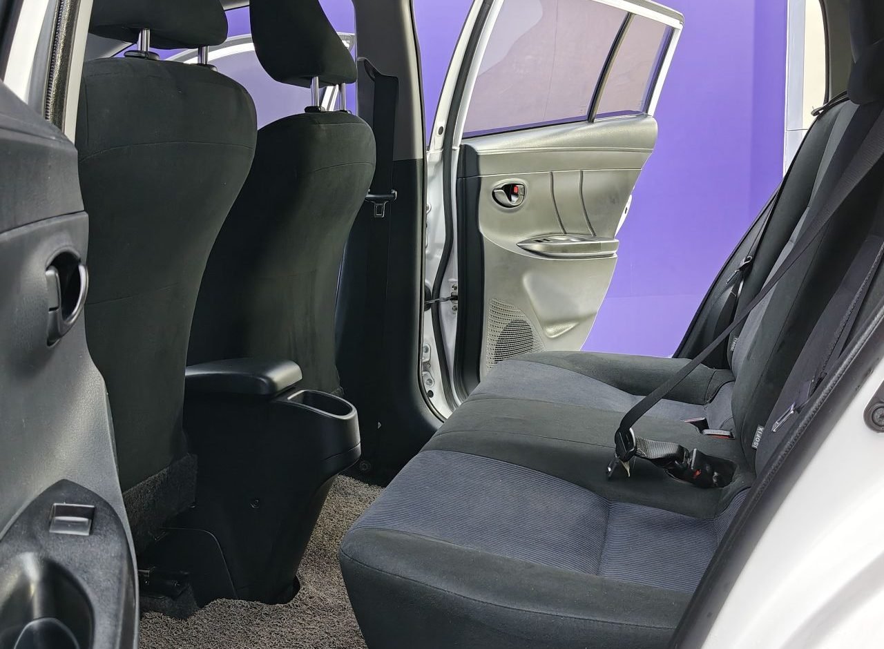 Toyota YARIS 2016 photo 11