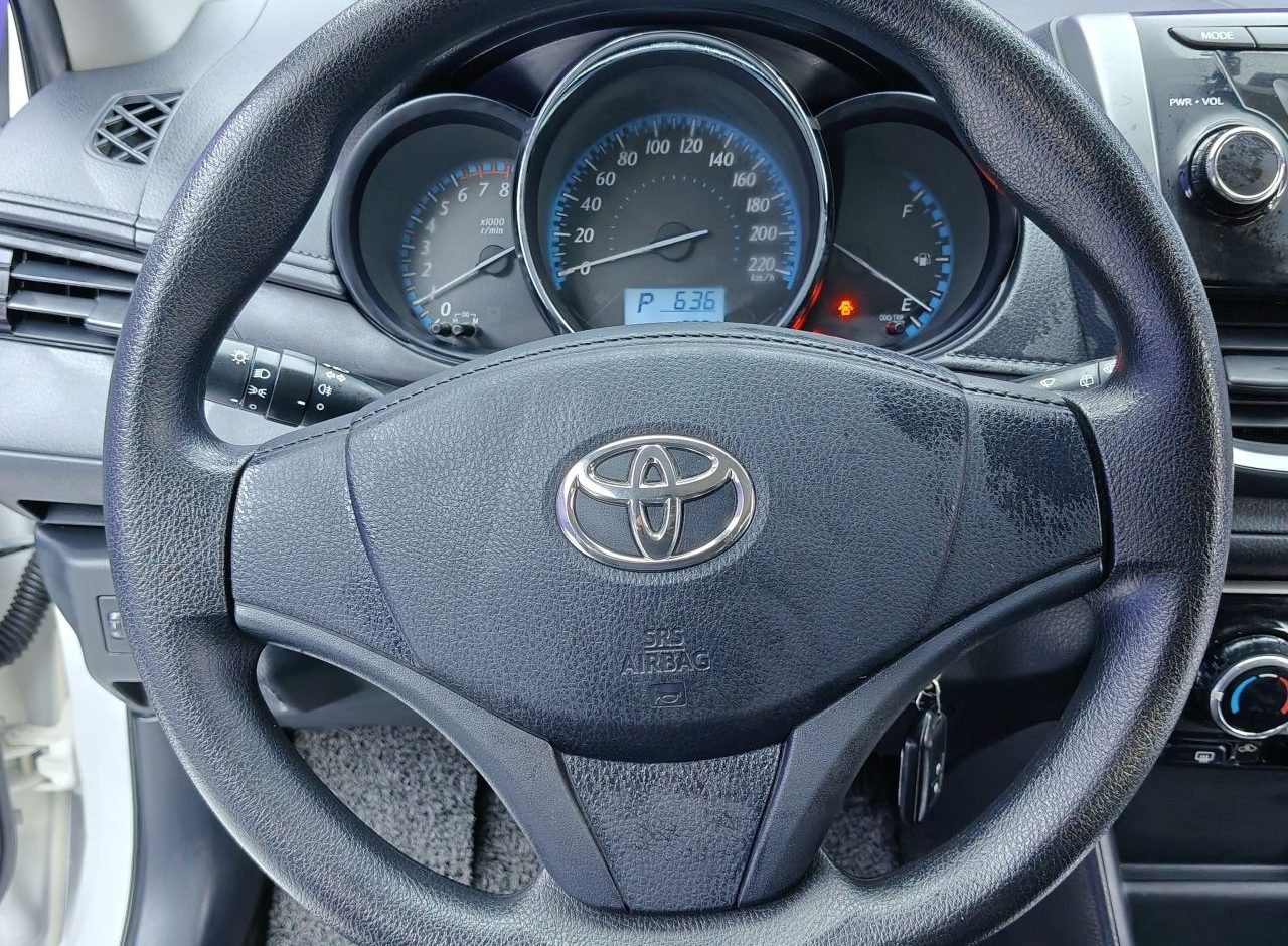 Toyota YARIS 2016 photo 16
