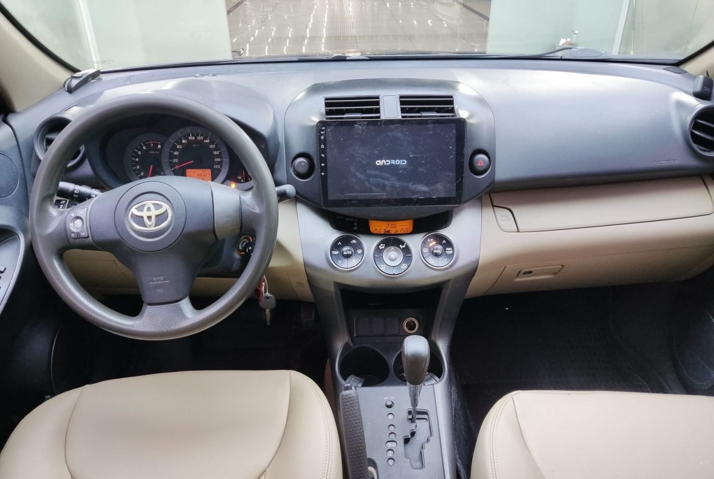 Toyota RAV4 2011 photo 8