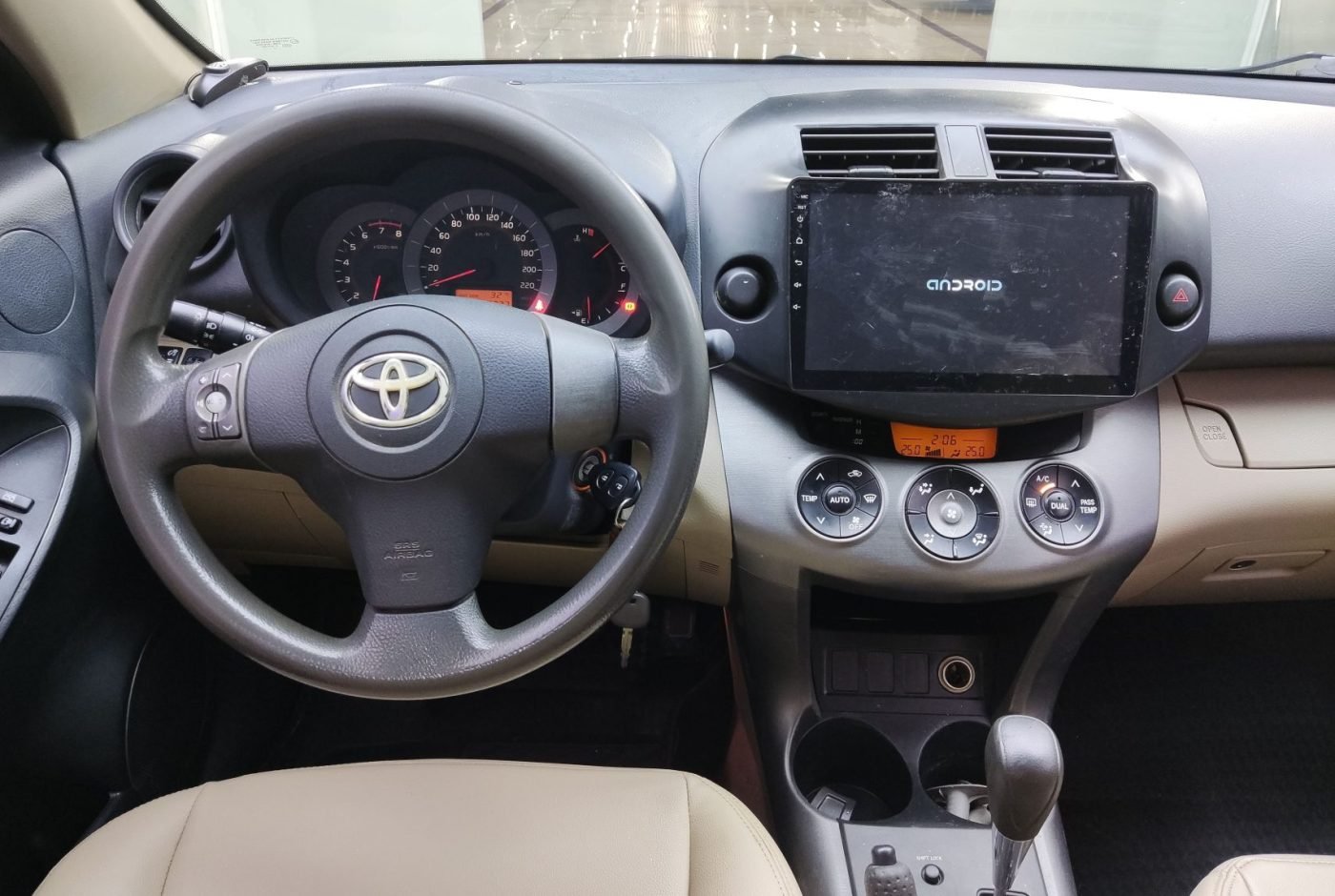 Toyota RAV4 2011 photo 9