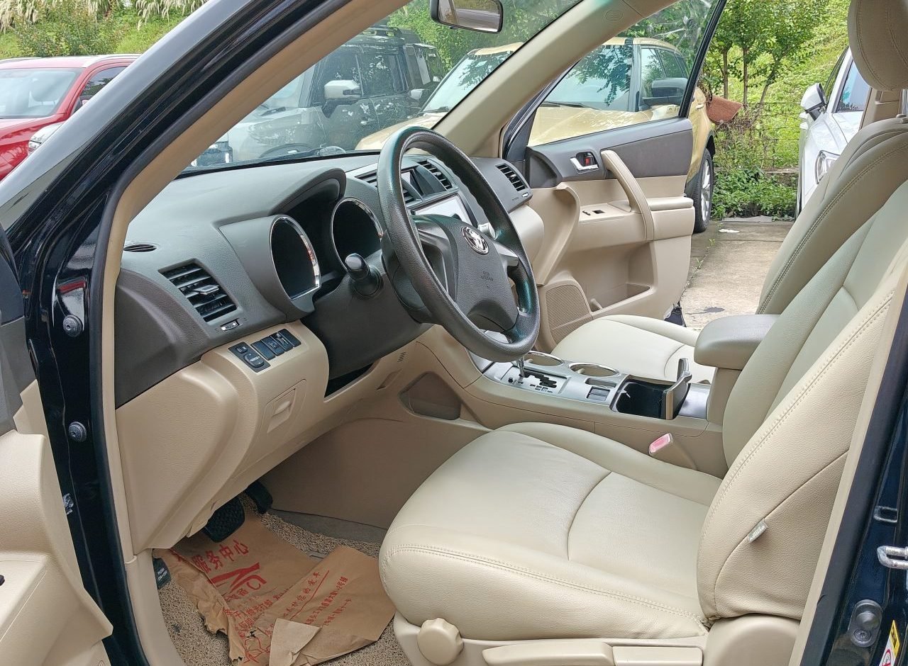 Toyota Highlander 2011 photo 6