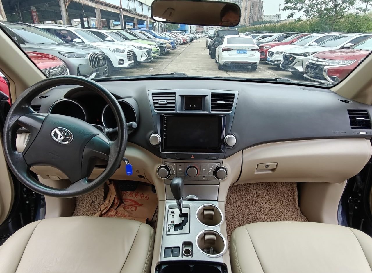 Toyota Highlander 2011 photo 11