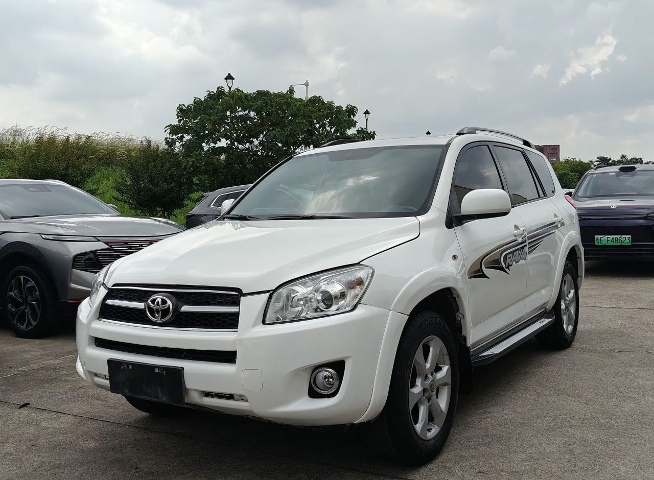 Toyota RAV4 2009 photo 2