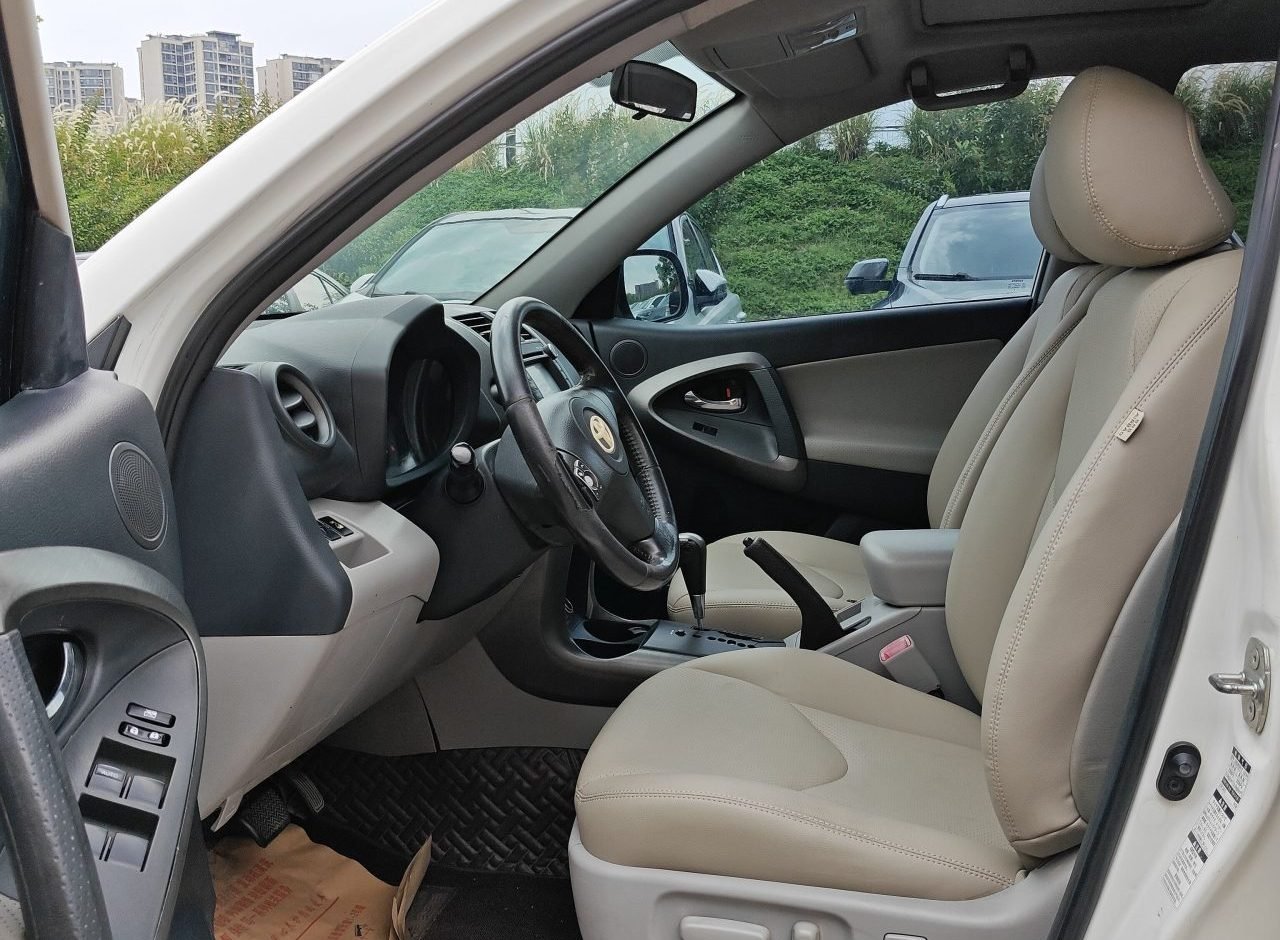 Toyota RAV4 2009 photo 7