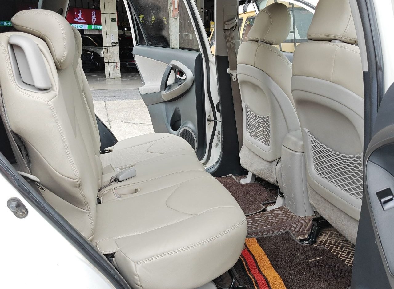 Toyota RAV4 2009 photo 10