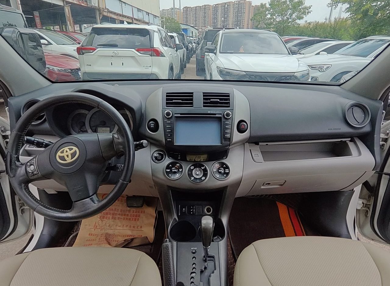 Toyota RAV4 2009 photo 13