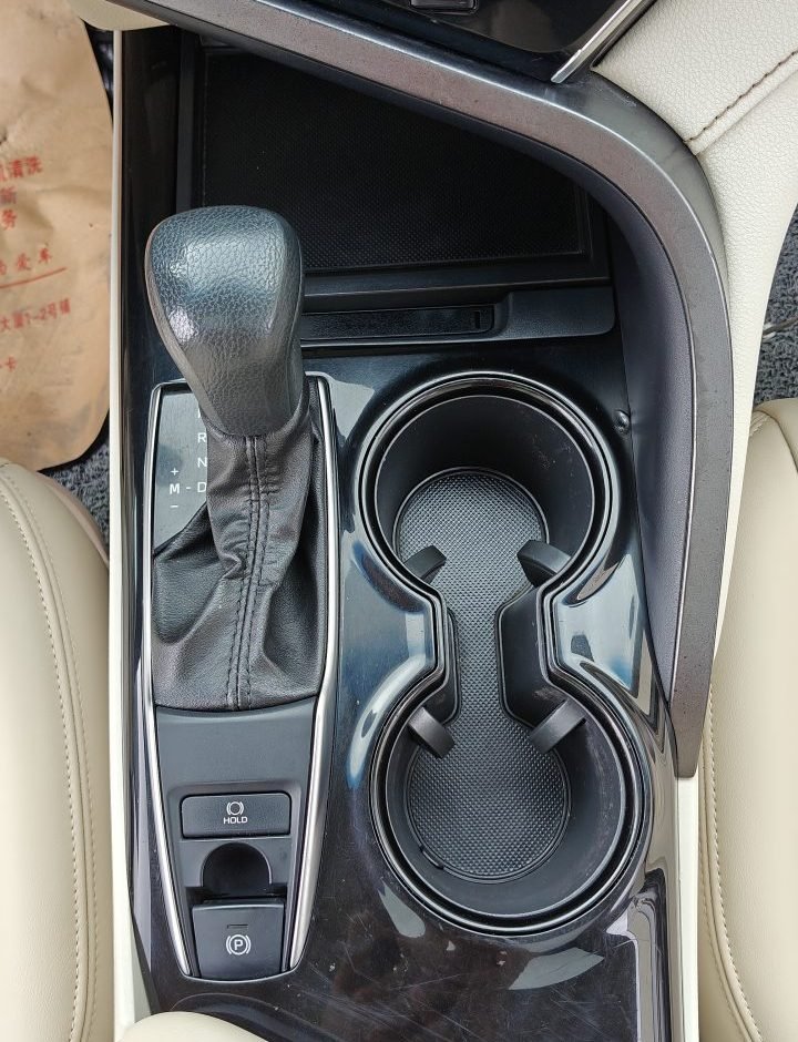 Toyota Camry 2019 photo 14